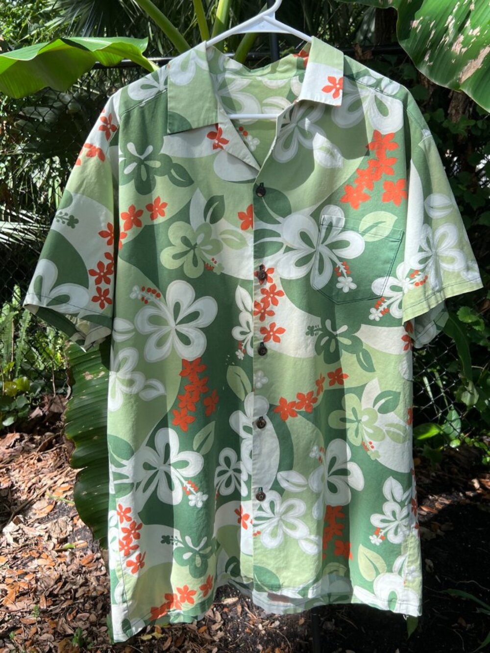 Vintage Hawaiian Aloha Shirt XL Green White Hibiscus Floral Coconut Buttons